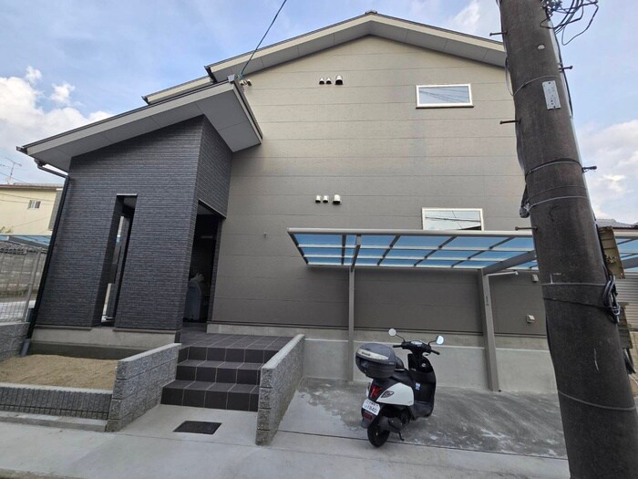 メゾン・ソレイユ稲荷の物件外観写真