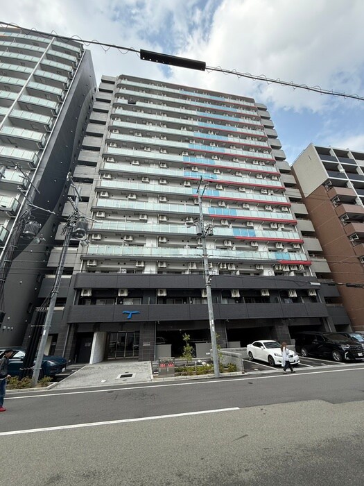 セレニテ難波グランデシュッドの物件外観写真