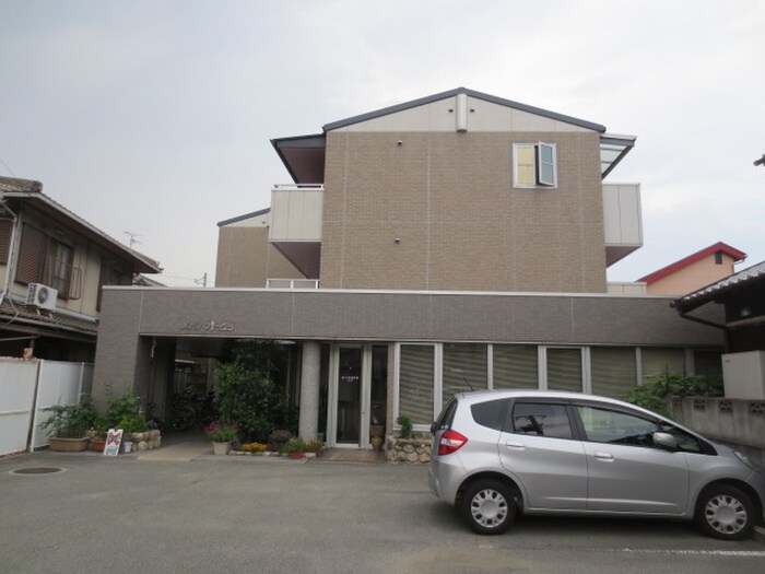 メゾンオ－ムラの物件外観写真