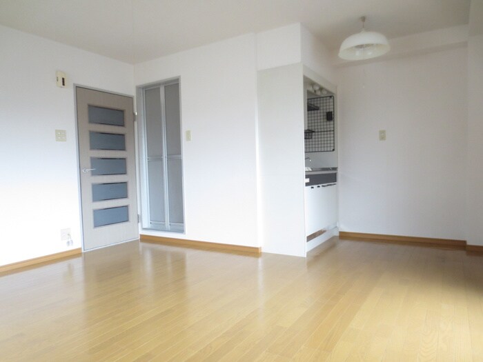 日東西中条ハイツの物件内観写真