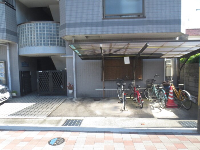 日東西中条ハイツの物件外観写真