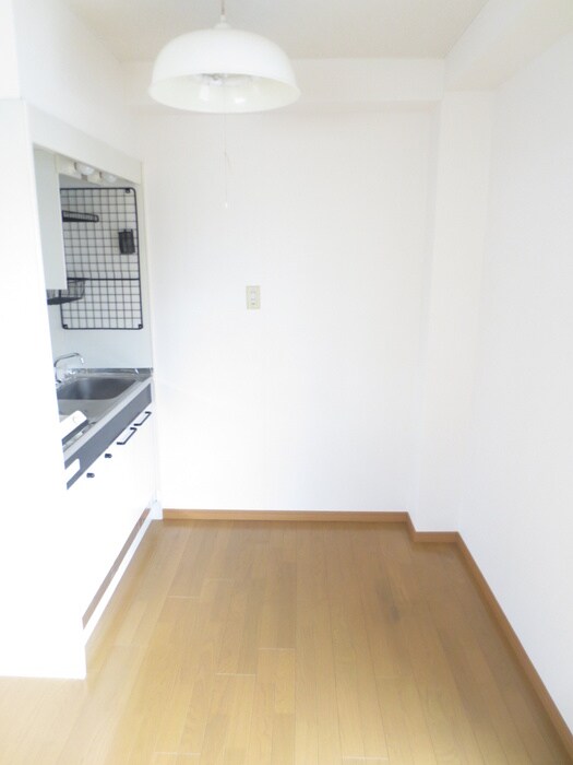 日東西中条ハイツの物件内観写真