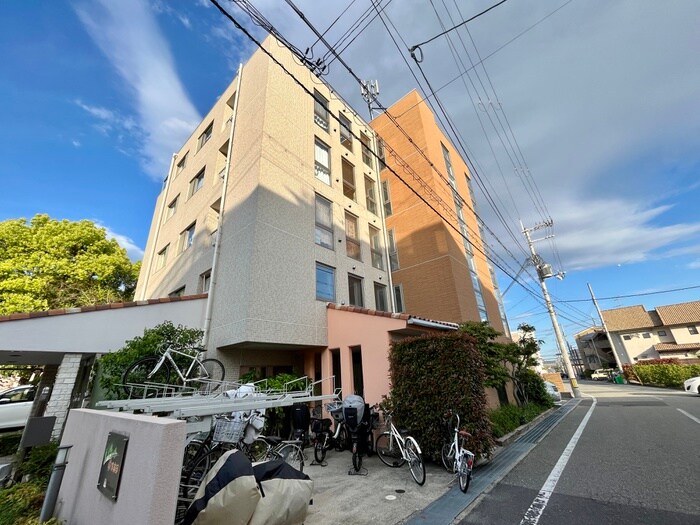 C&Cﾛｰｽﾞｶﾞｰﾃﾞﾝの物件外観写真