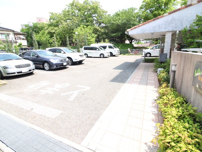 C&Cﾛｰｽﾞｶﾞｰﾃﾞﾝの物件外観写真