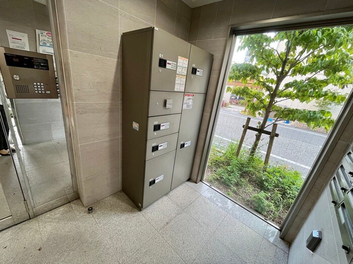 C&Cﾛｰｽﾞｶﾞｰﾃﾞﾝの物件外観写真