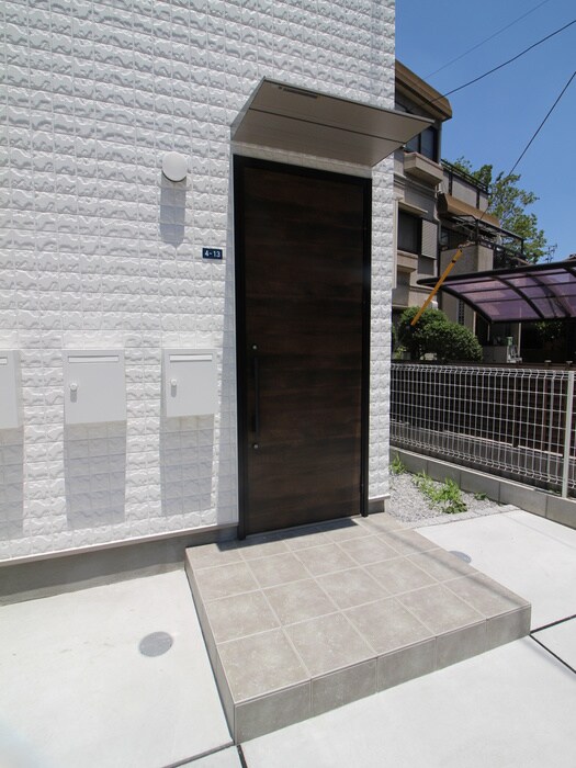 パインコートの物件外観写真