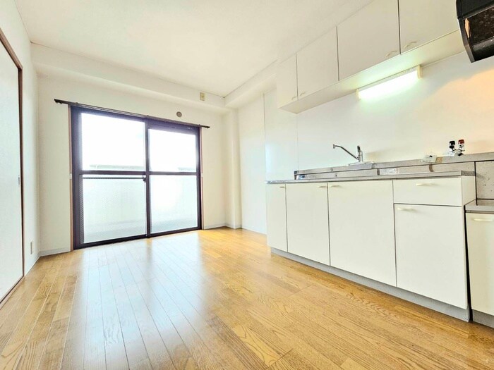 ヤムズスリーの物件内観写真