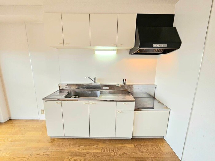 ヤムズスリーの物件内観写真