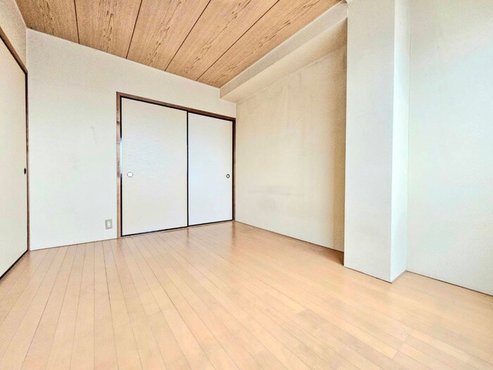 ヤムズスリーの物件内観写真