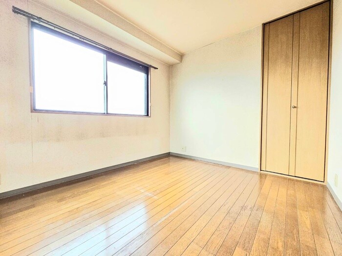 ヤムズスリーの物件内観写真