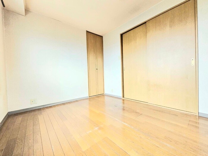 ヤムズスリーの物件内観写真