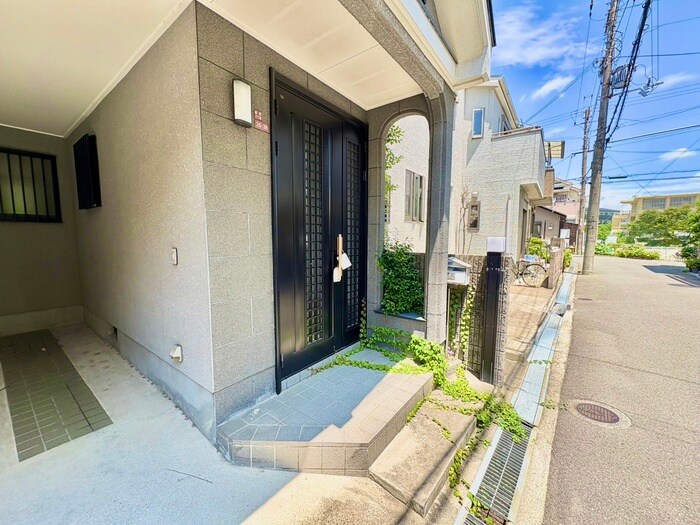 高田2丁目戸建の物件外観写真