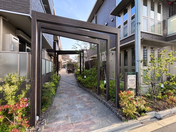 SinfariaYUZATO　B棟の物件外観写真