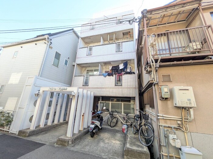 メゾンシルフィードの物件外観写真