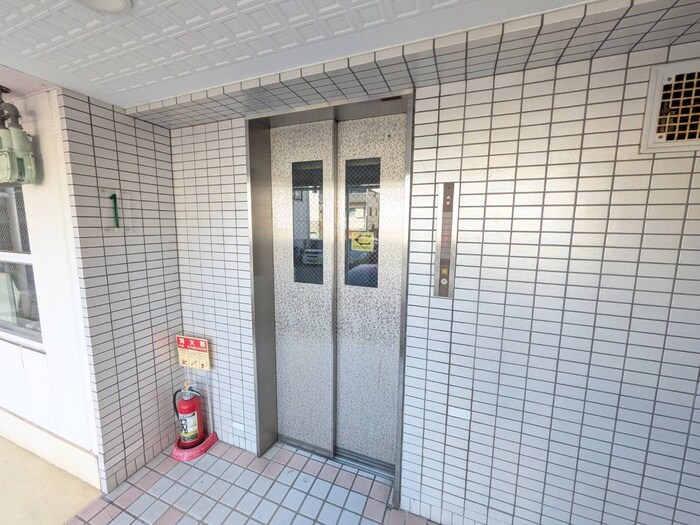 メゾンシルフィードの物件外観写真