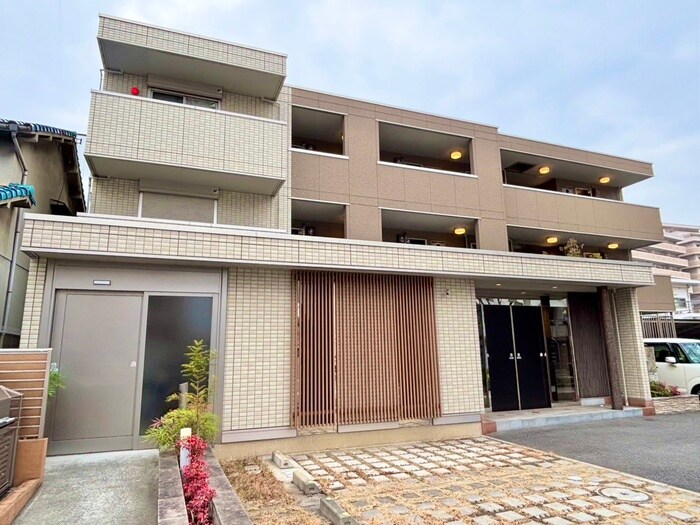 アネスティーの物件外観写真