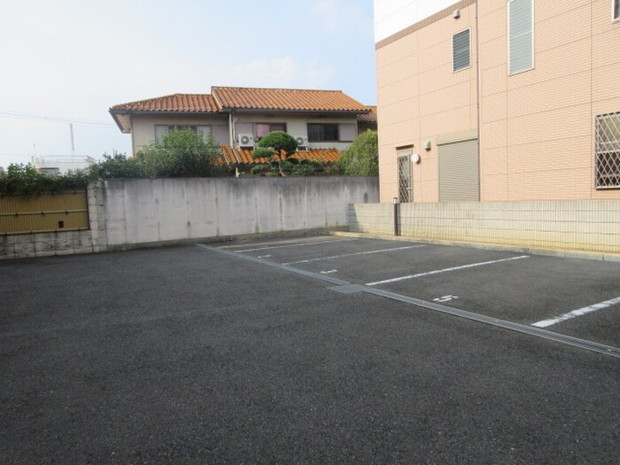 ルナ・コ－ト上野芝の物件外観写真