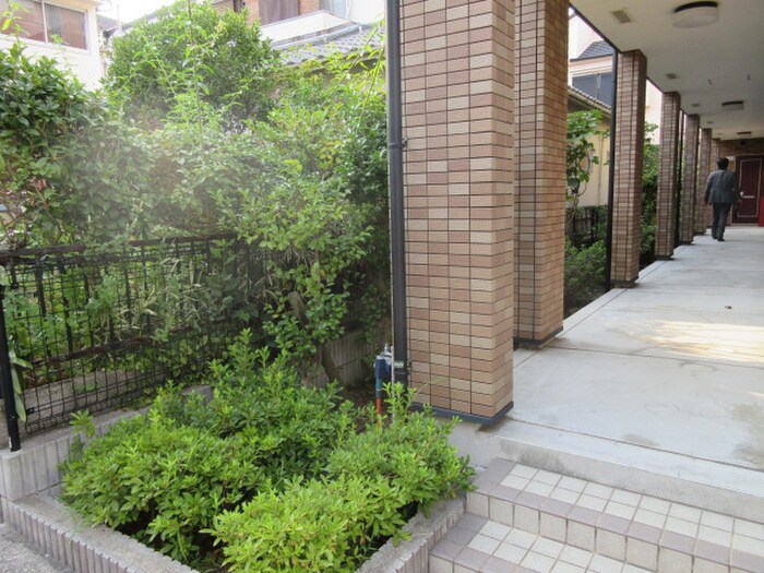 ルナ・コ－ト上野芝の物件外観写真