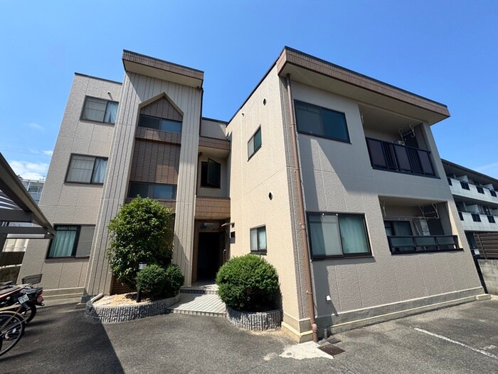 プレジュール仁川の物件外観写真