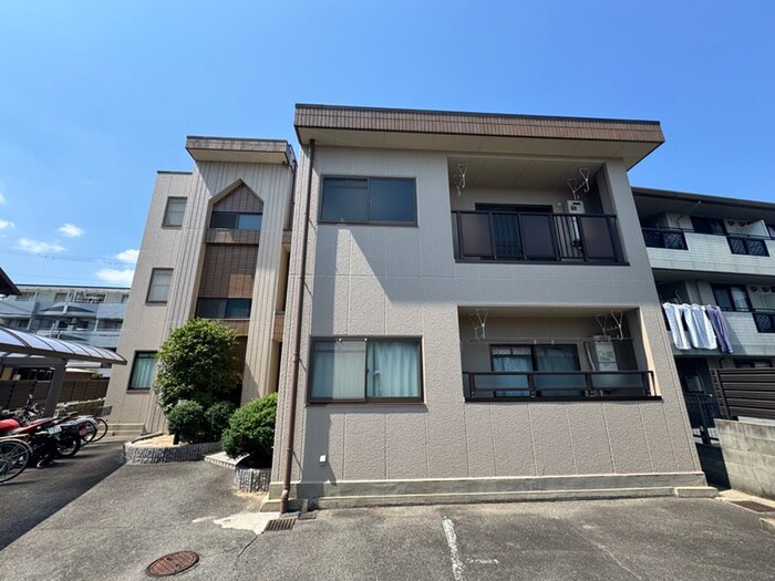 プレジュール仁川の物件外観写真