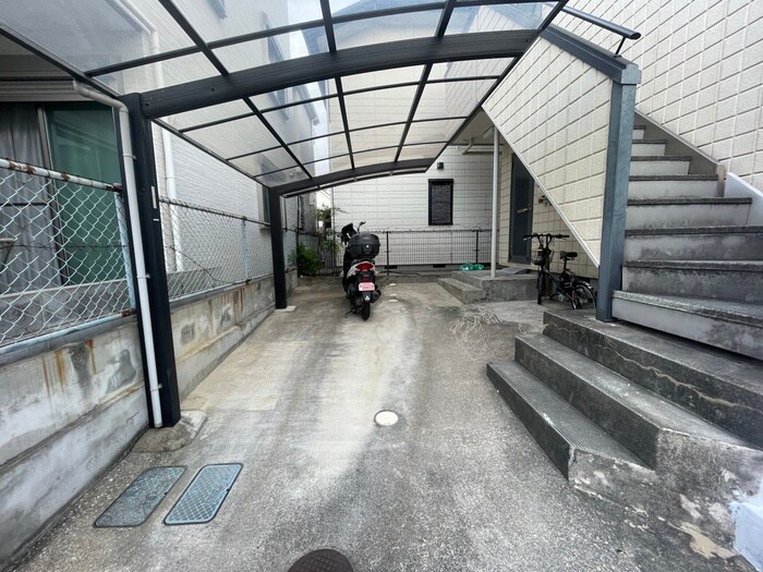 メゾンユタカの物件外観写真