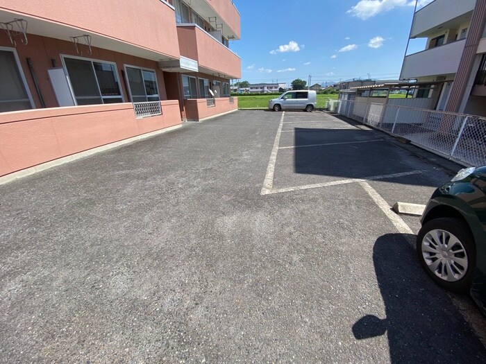 バグース1の物件外観写真