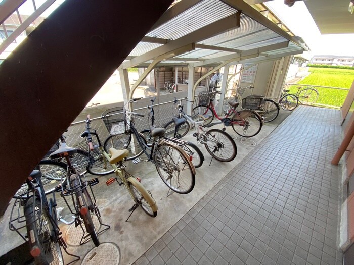 バグース1の物件外観写真