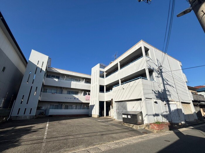 マンション秀美の物件外観写真