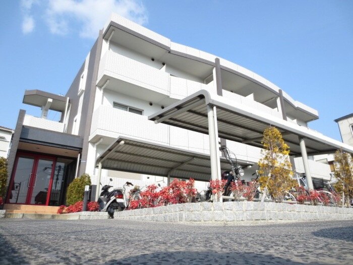 クレメント岡山の物件外観写真