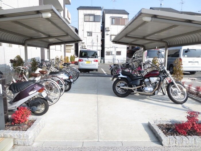 クレメント岡山の物件外観写真