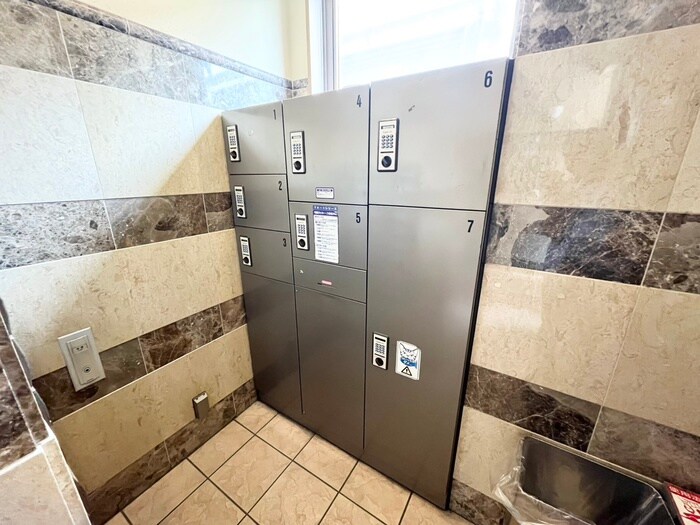 アーデン江坂の物件外観写真