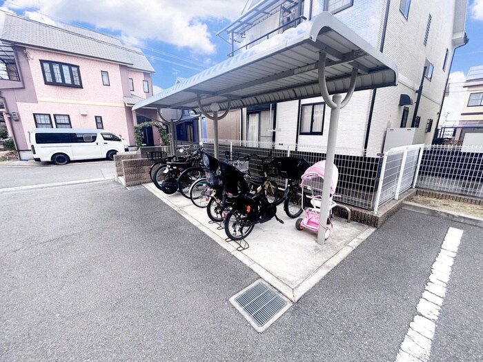 ヴィラ サローネの物件外観写真