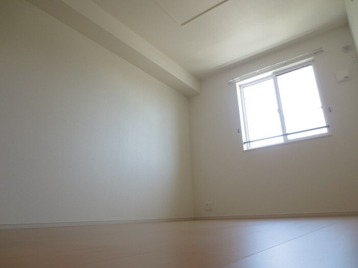 ヴィラ サローネの物件内観写真