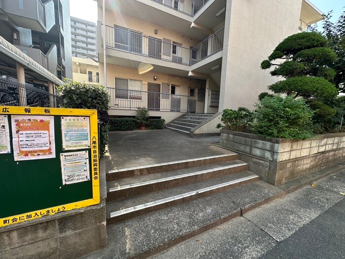 駅前コーポラスの物件外観写真