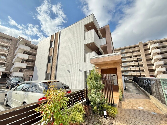 キョーナン宇治伊勢田の物件外観写真