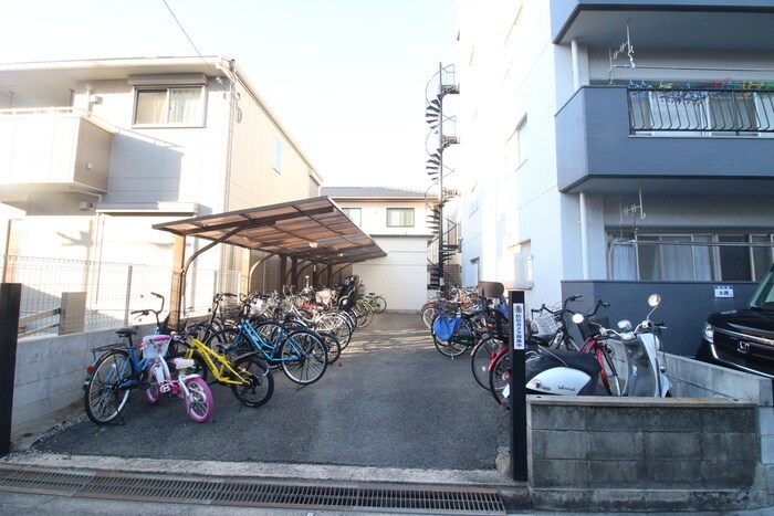 西平野ハイツの物件外観写真