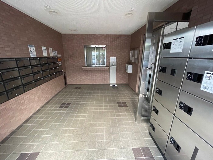 エーデル雲雀丘三番館の物件外観写真