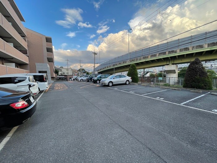 エーデル雲雀丘三番館の物件外観写真