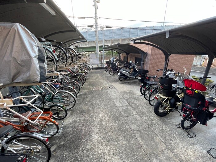 エーデル雲雀丘三番館の物件外観写真