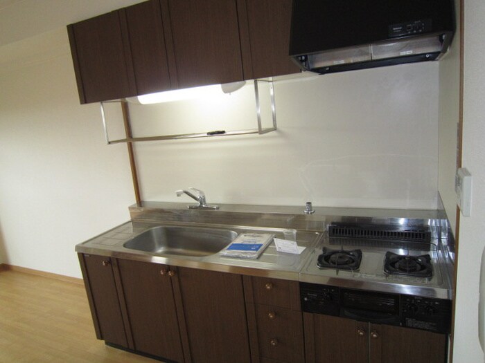 エーデル雲雀丘三番館の物件内観写真