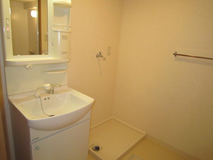 エーデル雲雀丘三番館の物件内観写真