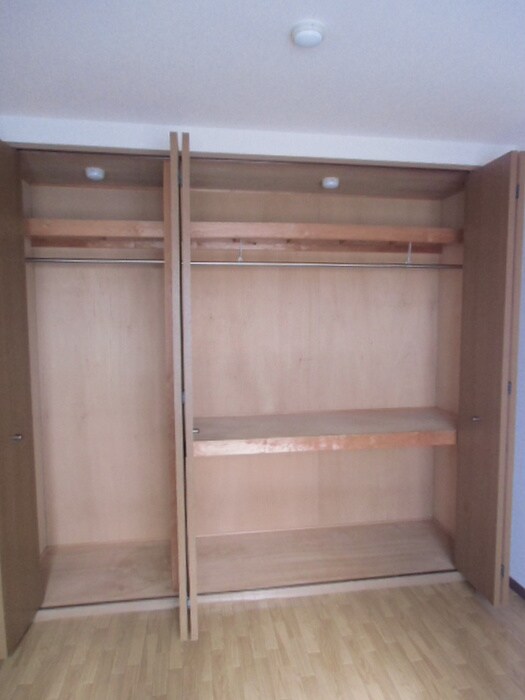 ヴェルドミ－ル堀溝の物件内観写真