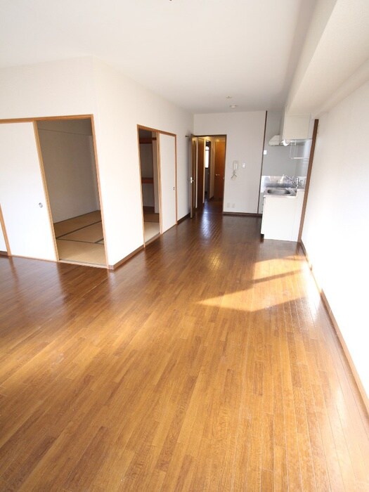 イントラ－ダ９７の物件内観写真