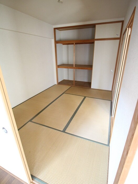 イントラ－ダ９７の物件内観写真