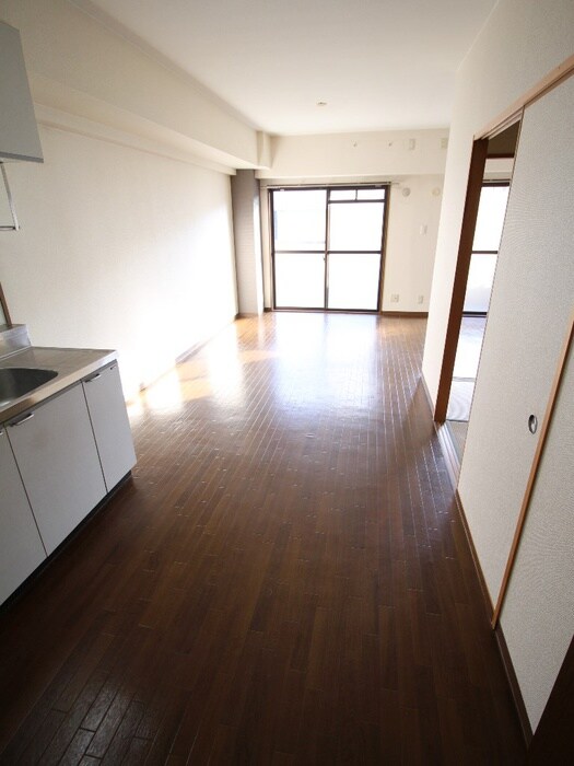 イントラ－ダ９７の物件内観写真