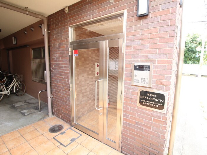 リアライズJR藤森の物件外観写真