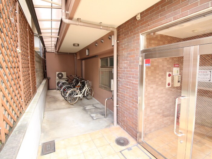 リアライズJR藤森の物件外観写真