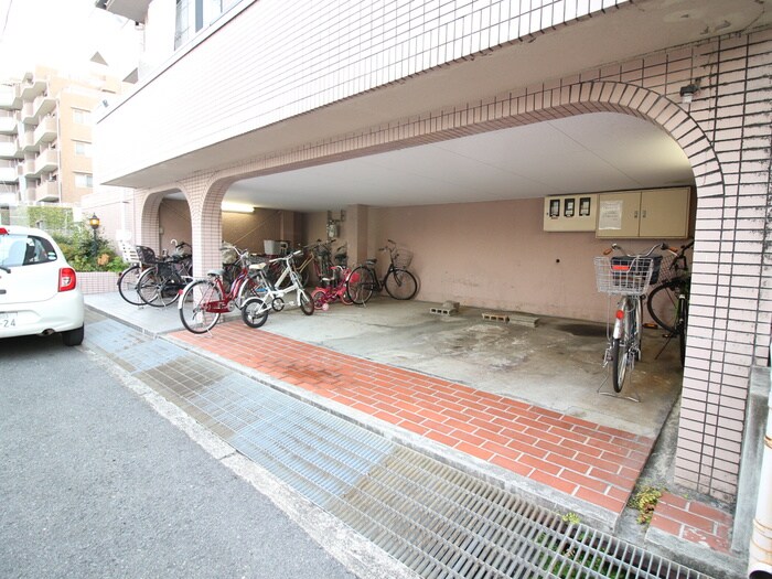 ウェストサイド緑地の物件外観写真