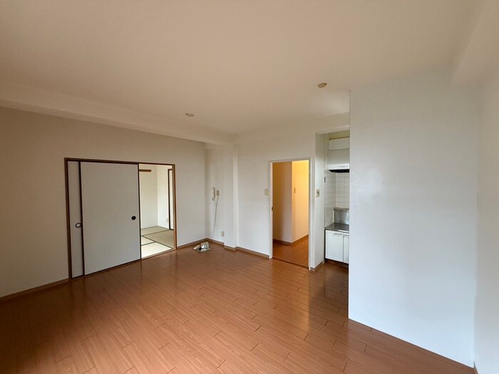 ウェストサイド緑地の物件内観写真