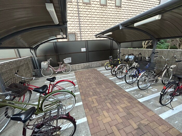 レジデンス八楽の物件外観写真